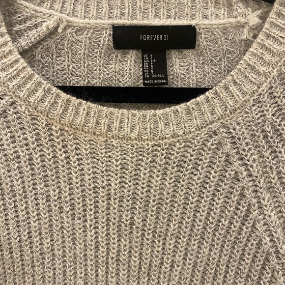 Forever21 cropped grey sweater - Picture 3 of 3